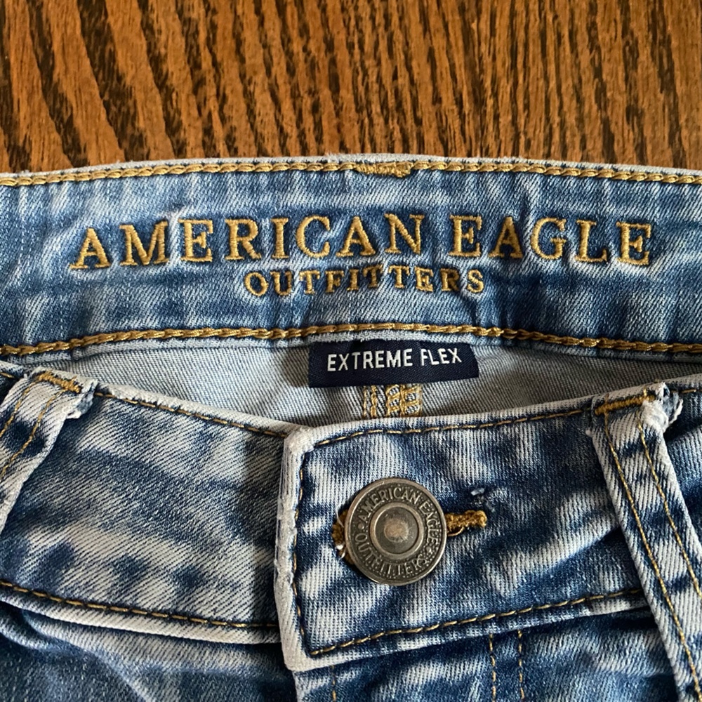 American Eagle Outfitters Light Blue Distressed slim fit - Picture 4 of 6
